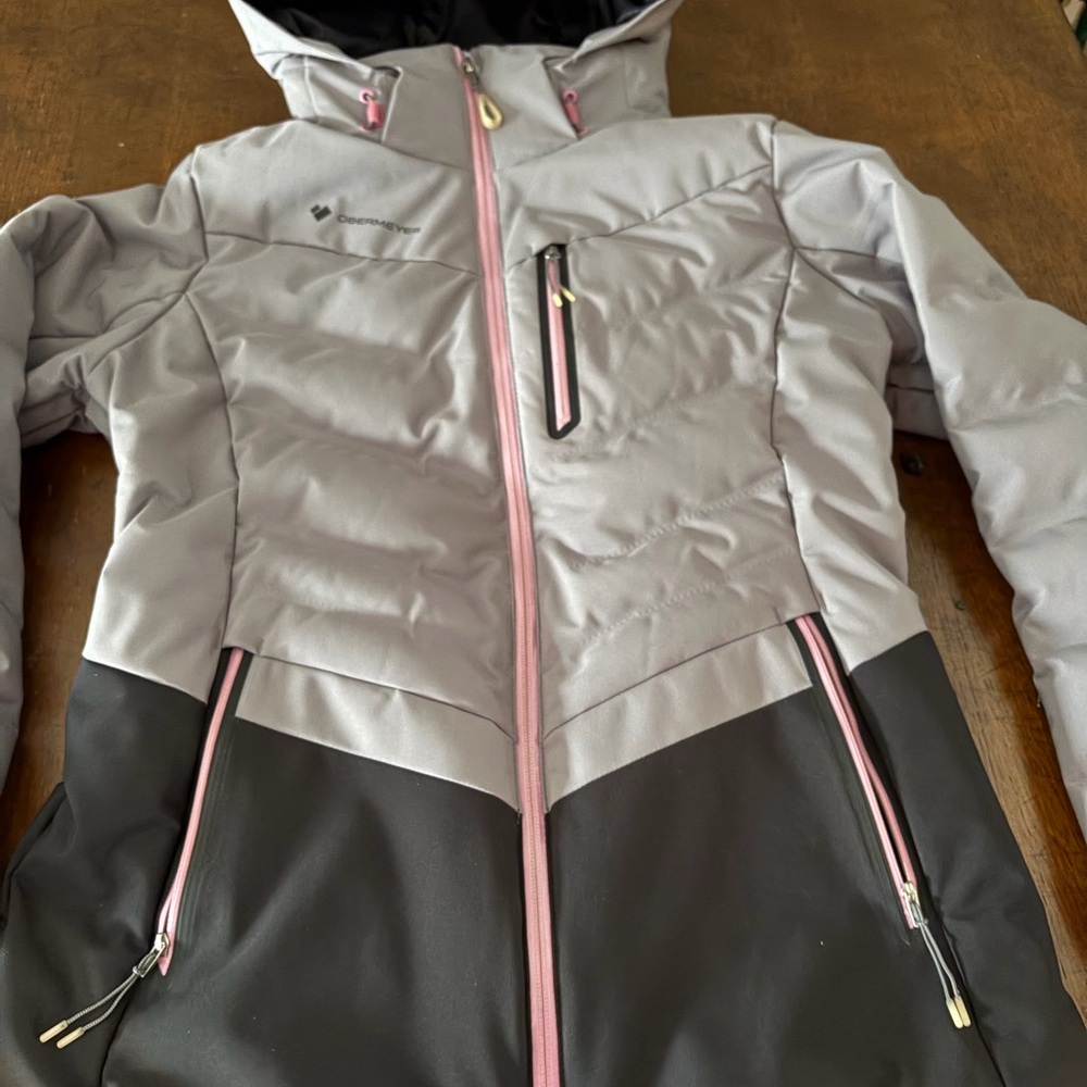 Obermeyer Corsima Women's Gray and Black Ski Jacket with Pink Accents